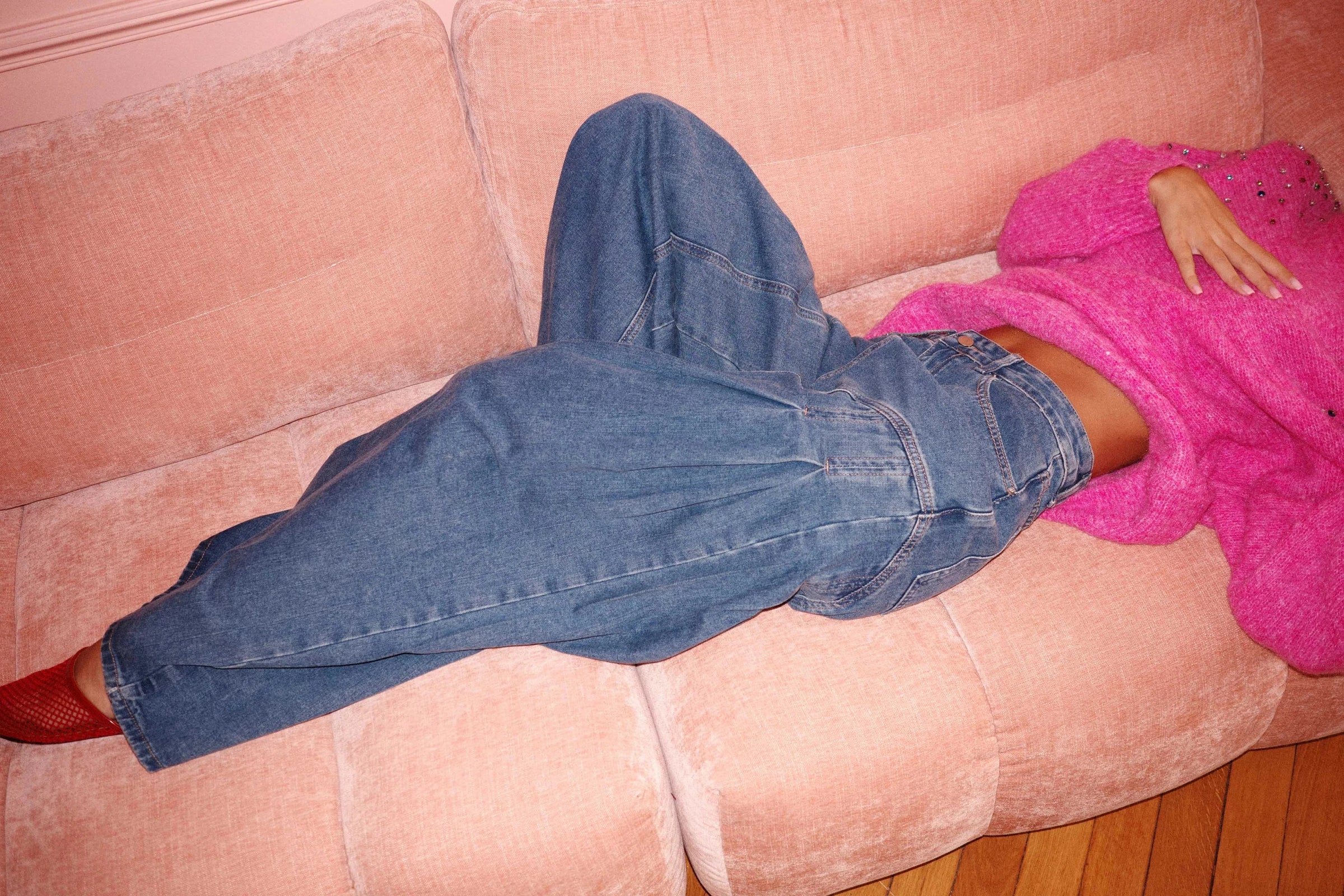 Collection de pantalons femme hiver 2025 – modèles élégants, confortables et modernes, disponibles en coupes droites, ajustées ou taille haute.