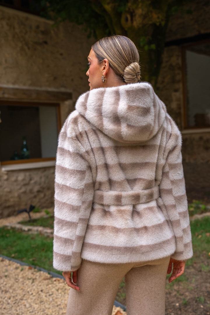 Manteau en fausse fourrure ceinturé Bonbon Manteaux