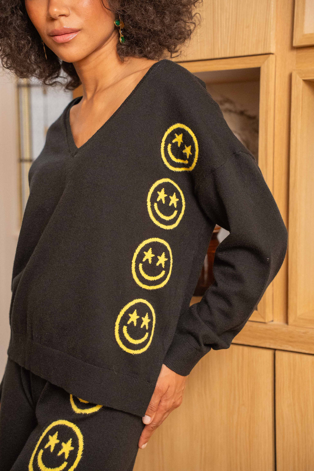 Pull col v smileys Joy Taille unique / Noir pulls
