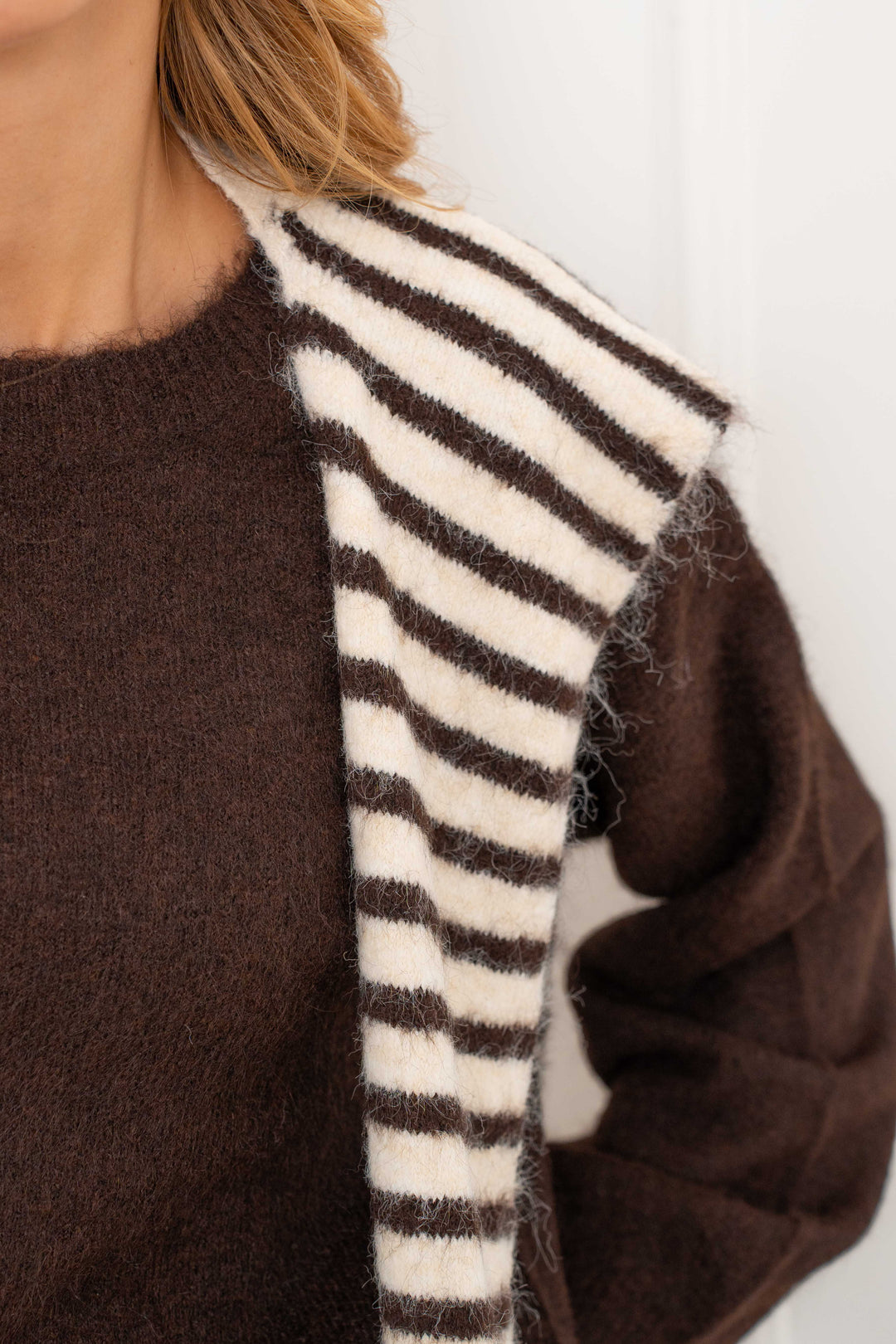 Pull en maille avec étole rayée assortie Ilona 2695
