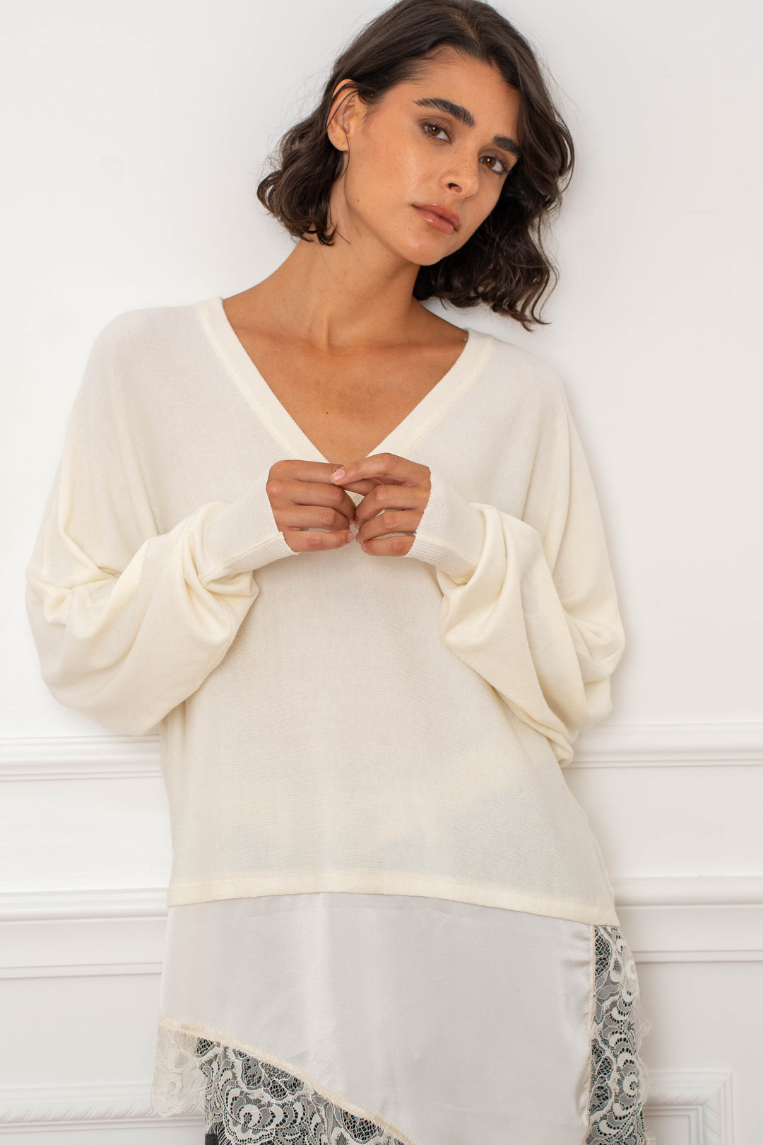 Pull en maille et voile de dentelle Odessa 26017 - Taille