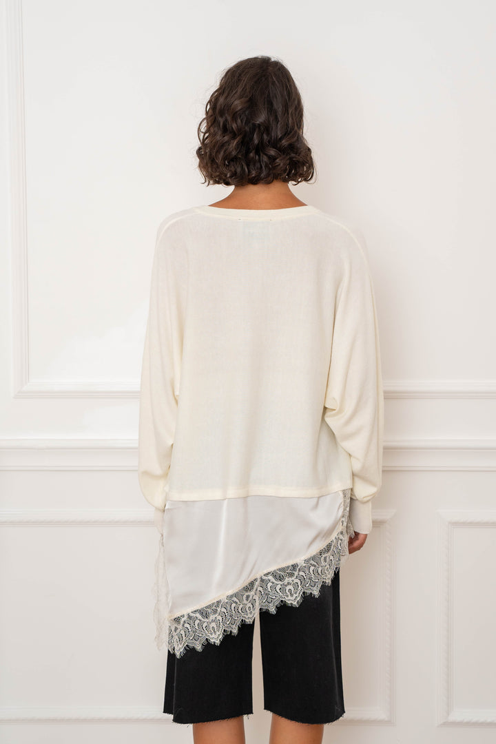 Pull en maille et voile de dentelle Odessa 26017 - Taille