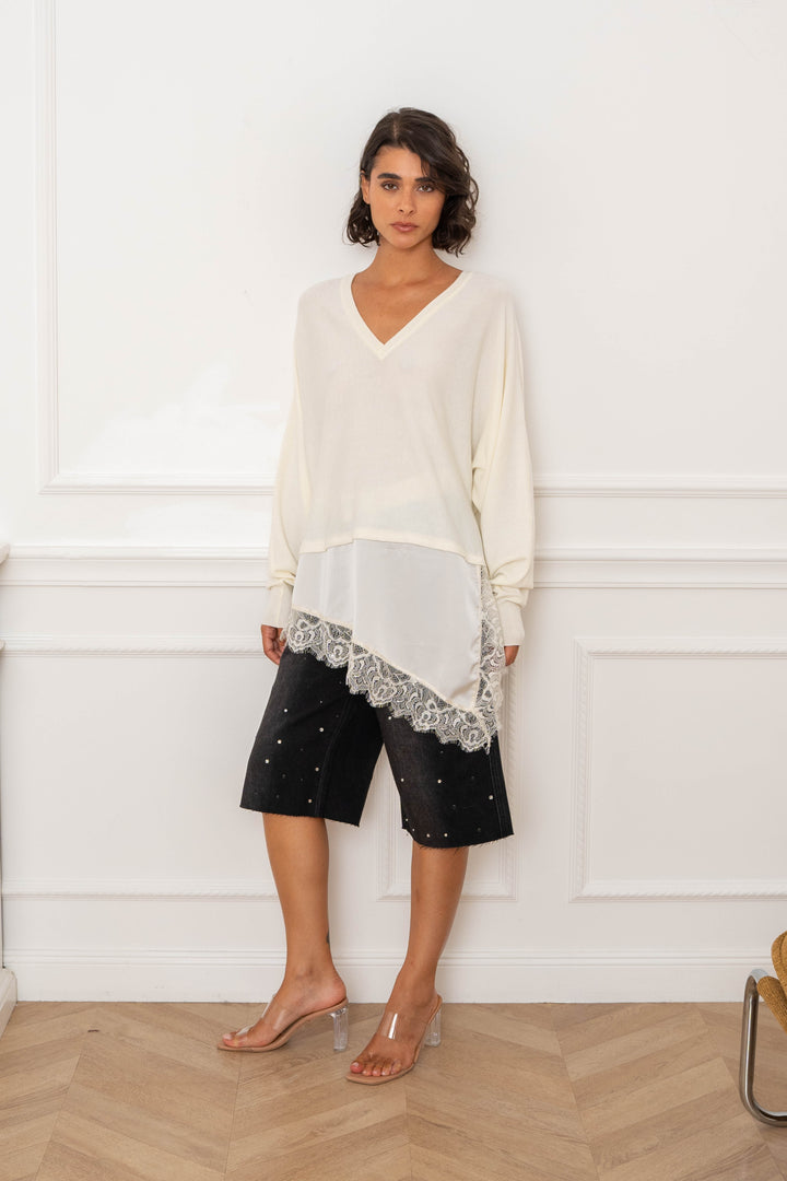 Pull en maille et voile de dentelle Odessa 26017 - Taille