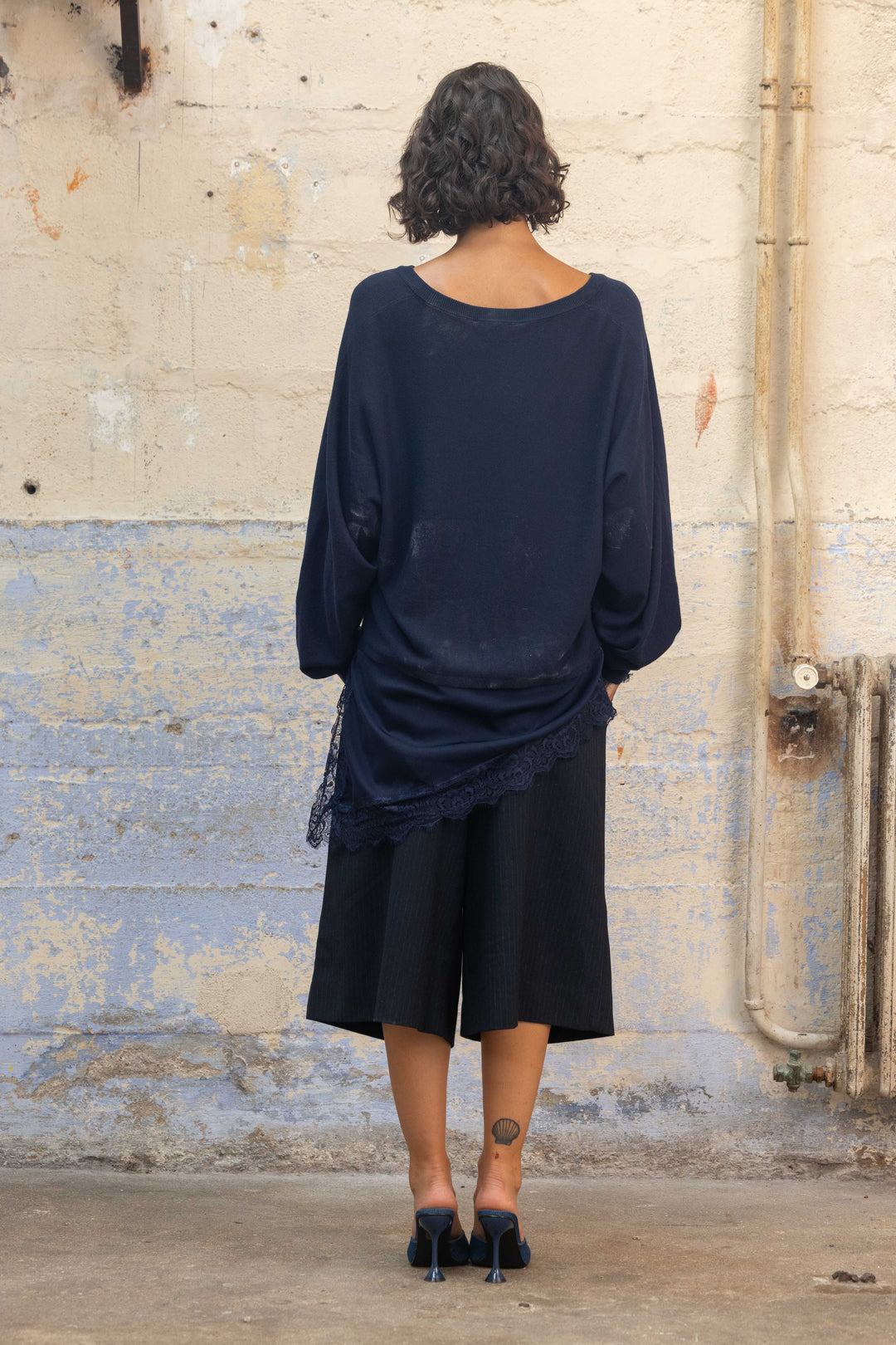 Pull en maille et voile de dentelle Odessa 26017 - Taille