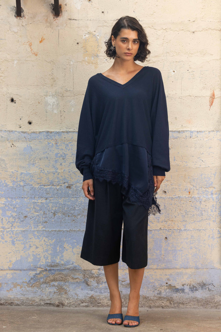 Pull en maille et voile de dentelle Odessa 26017 - Taille
