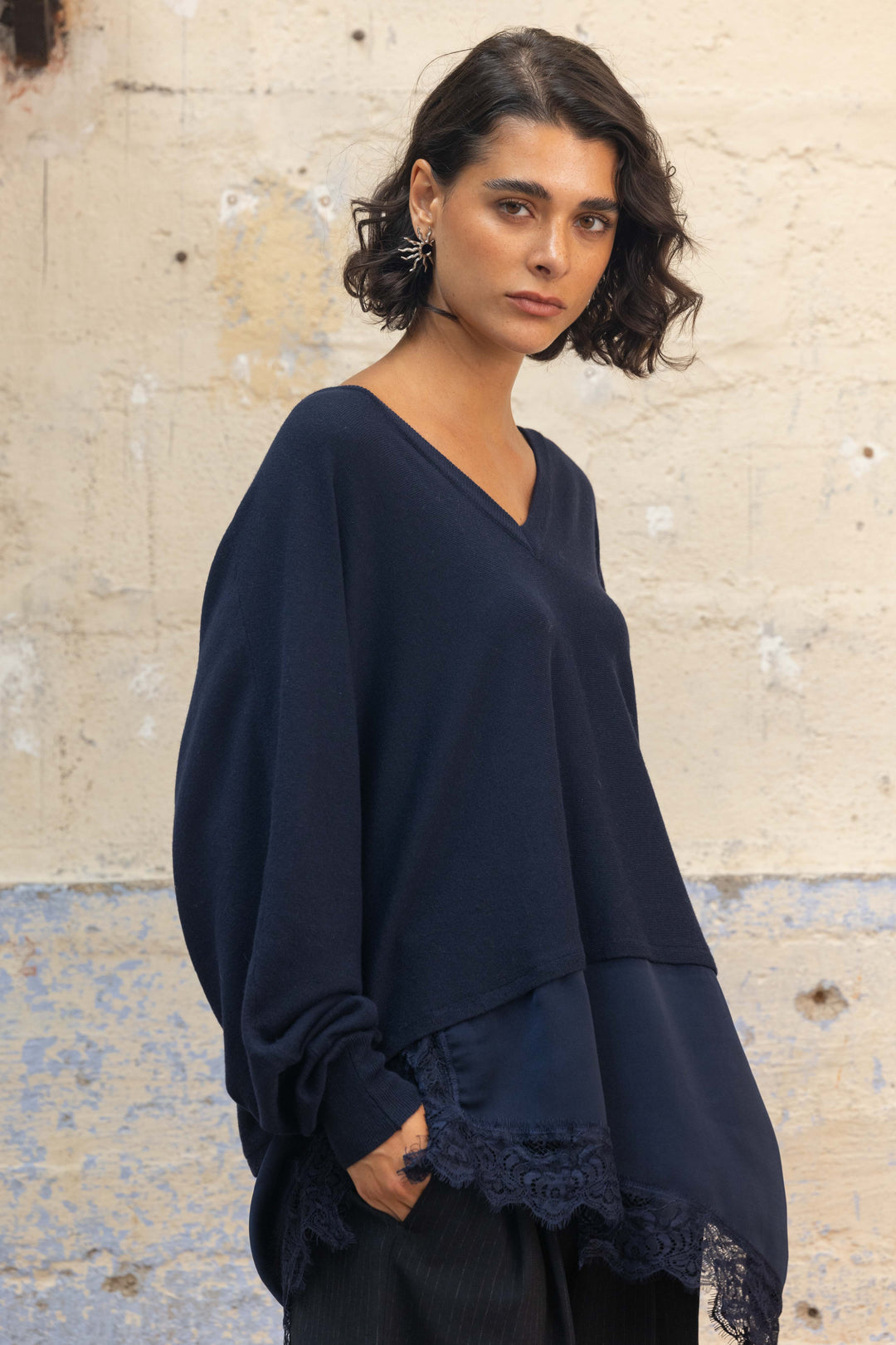 Pull en maille et voile de dentelle Odessa 26017 - Taille