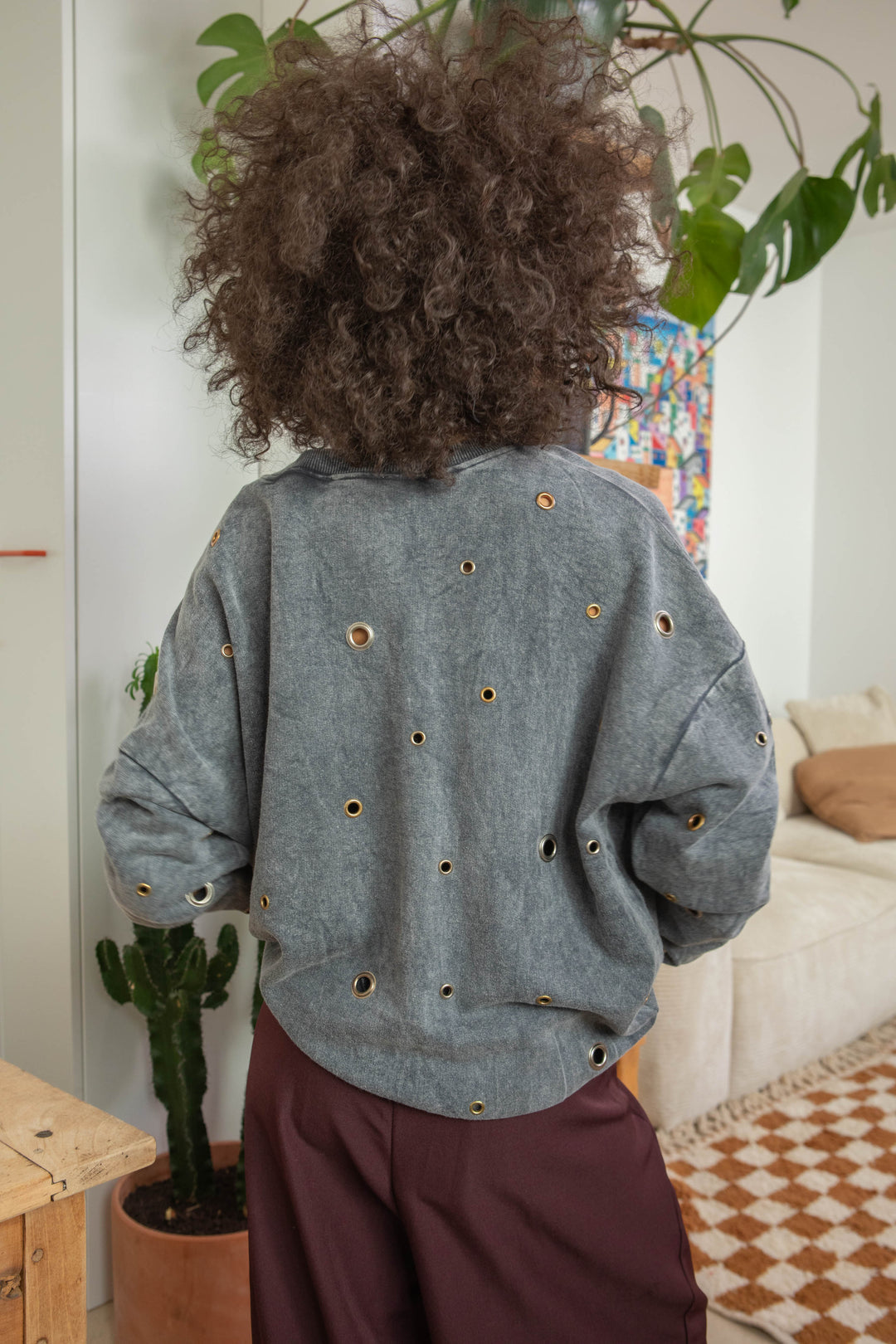 Pull oversize à œillets dorés et argentés Space - Taille