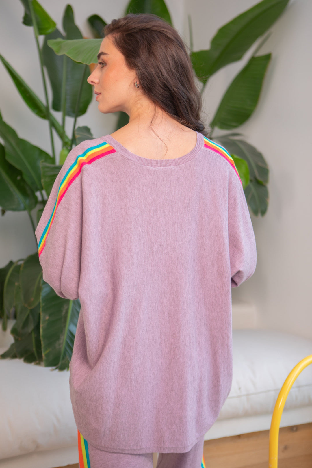 Pull oversize avec bandes arc en ciel Capucine Taille