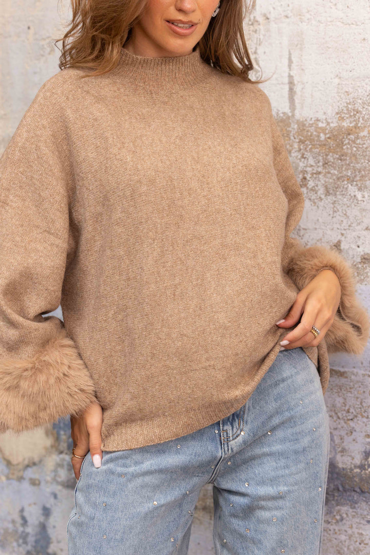 Pull poignets en fausse fourrure Valentina 2703 - Taille