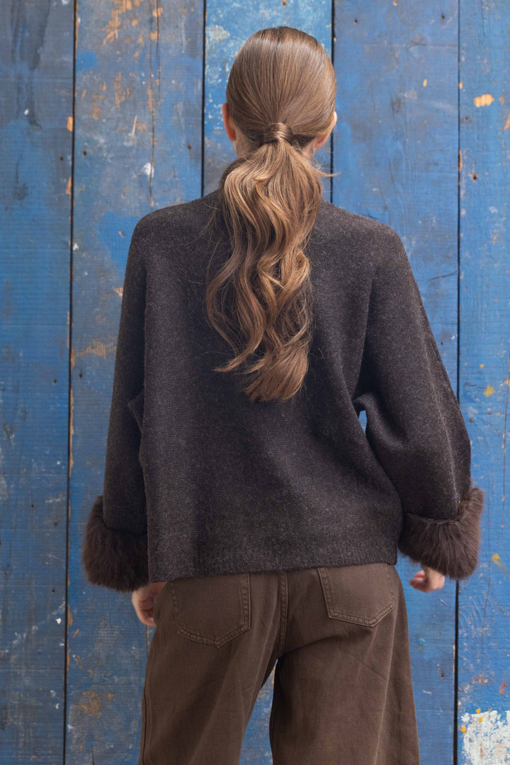 Pull poignets en fausse fourrure Valentina 2703 - Taille