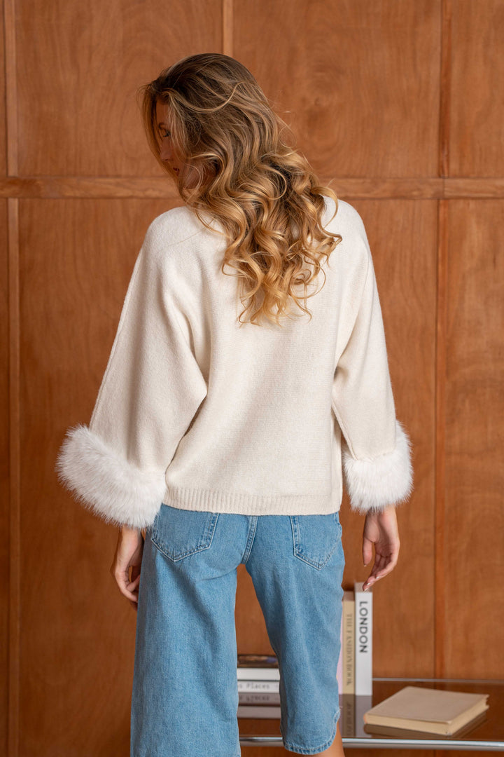 Pull poignets en fausse fourrure Valentina 2703 - Taille