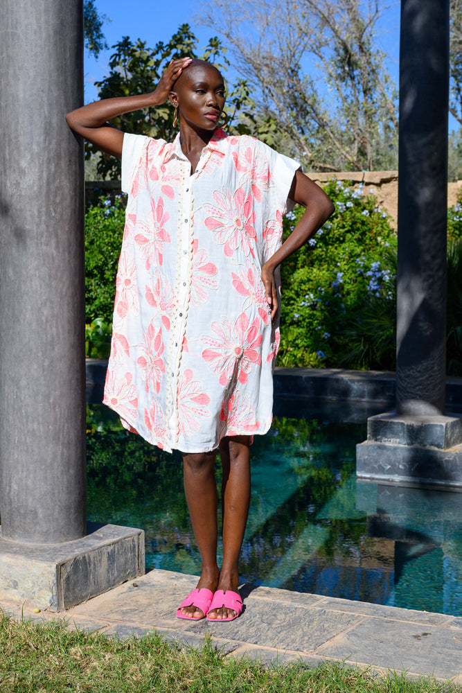 Robe chemise brodée fluide Bella - Taille unique: 36 au 42