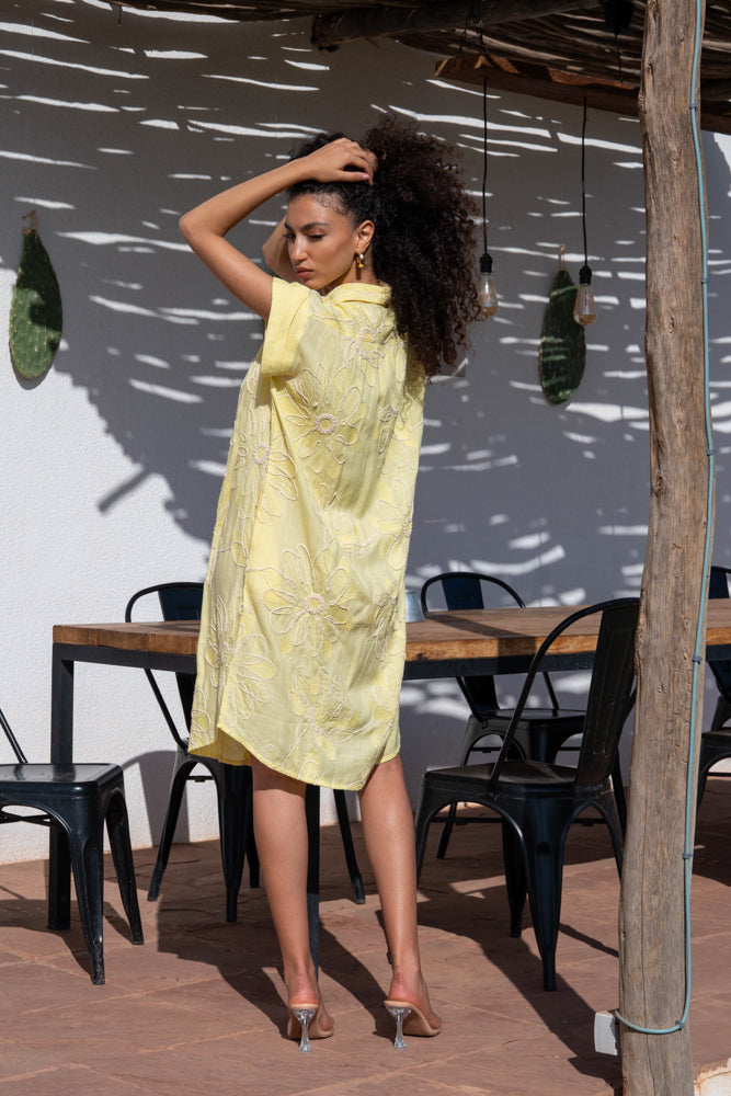Robe chemise brodée fluide Bella - Taille unique: 36 au 42