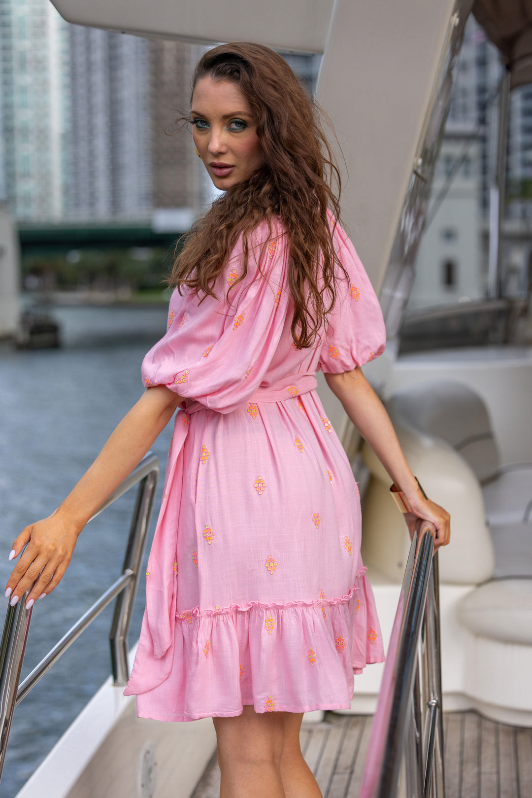 Robe Courte Boutonnée à Sequins Nimi - Robes