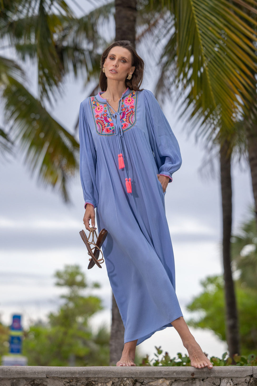 Robe Longue Brodée Bryana - Taille unique 36-42 / Bleu