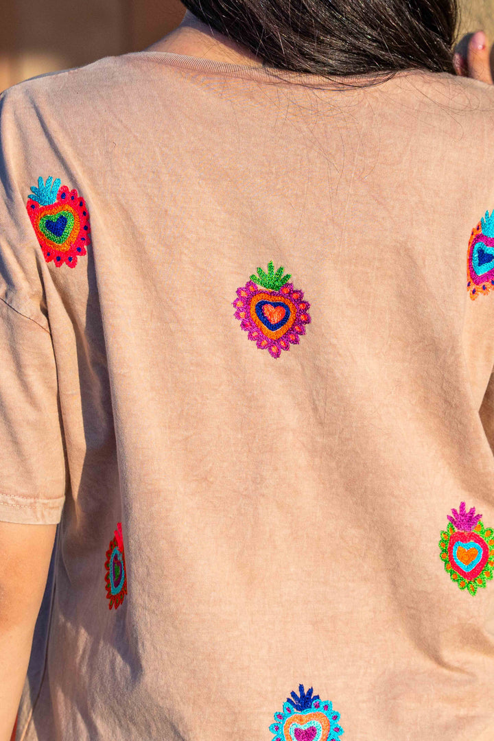 T-shirt brodé cœurs Mino - Taille unique: 36 au 42 / Camel